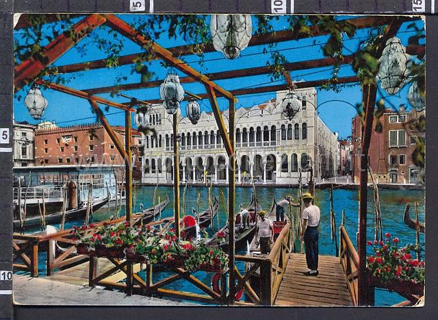 Collezionismo di cartoline postali